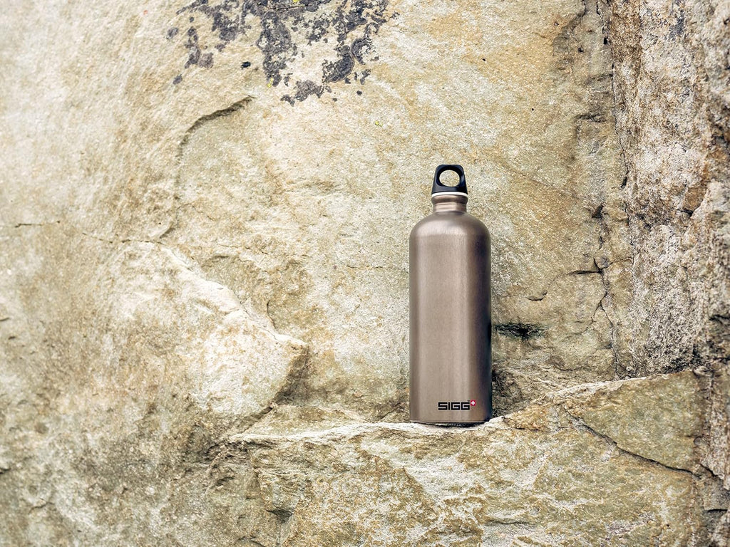 Aluminum Water Bottle - Traveller - Climate Neutral Certified - Compatible with Carbonated Beverages - Leakproof & Lightweight - BPA Free - Available in 0.6L, 1L, and 1.5L Sizes